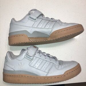 VINTAGE ADIDAS FORUM LOW — GREY GUMS (CLEAN)